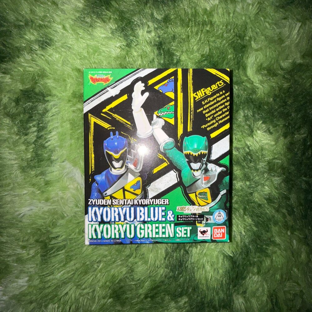 *NEW Zyuden Sentai Kyoryuger Blue & Green SH Figuarts